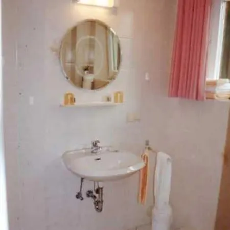 Unterm-reetdach-whg-5-unten-links