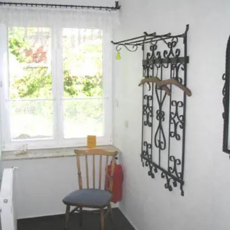Unterm-reetdach-whg-5-unten-links Apartment